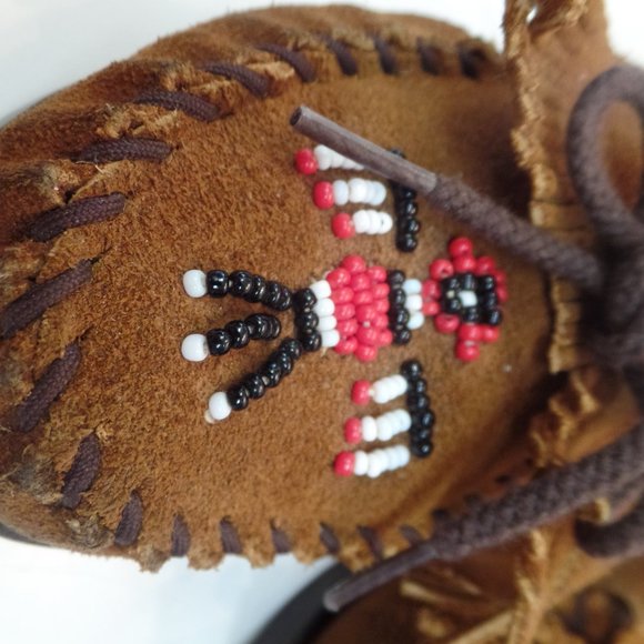 Minnetonka Women's Leather Moccasin Sz 8 W Beading - Picture 2 of 14